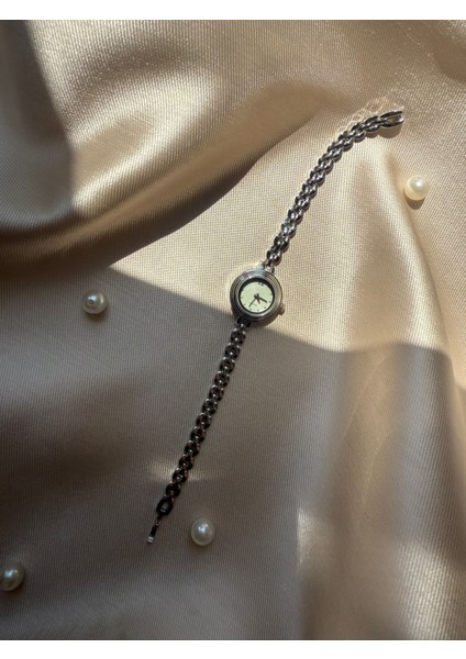 Retro Minimal Hasır Kordon Vintage Kadın Kol Saati fırsatları