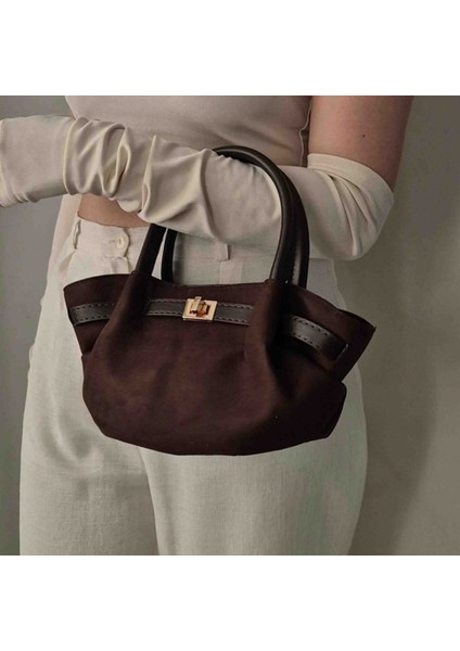 Kadın Elina Kemer Detaylı Mini Nubuk Çanta Acı Kahve modelleri