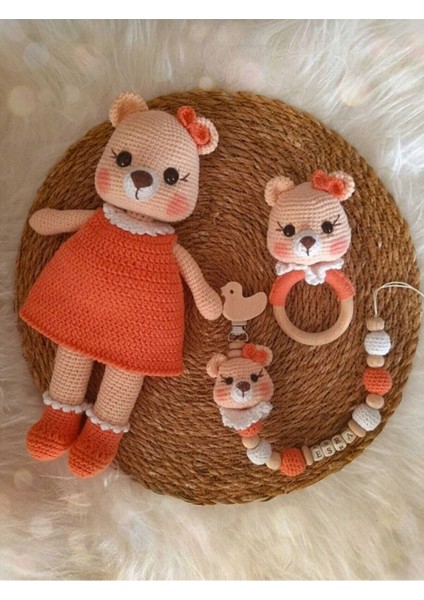 Amigurumi Turuncu Elbiseli Ayıcık Hediyelik Uyku Arkadaşı Çıngırak Emzik Askısı Set 1 Adet