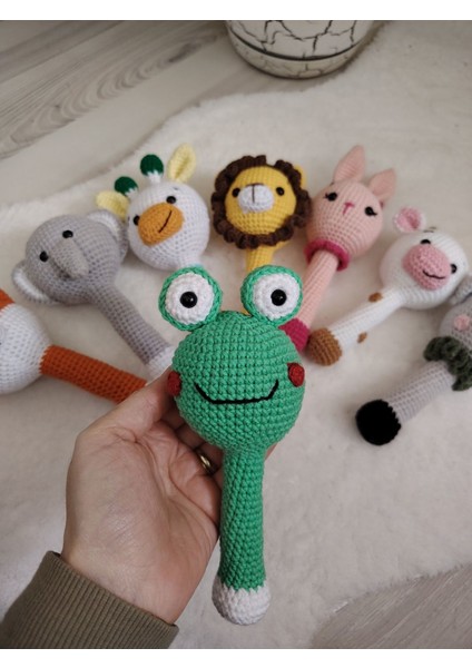 Amigurumi Hayvan Figürlü Saplı Sesli Çıngırak Bebek Oyuncağı 1 Adet