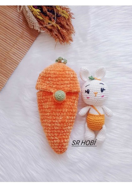 Amigurumi Kadife Havuçlu Tavşan Oyun Arkadaşı 1 Adet