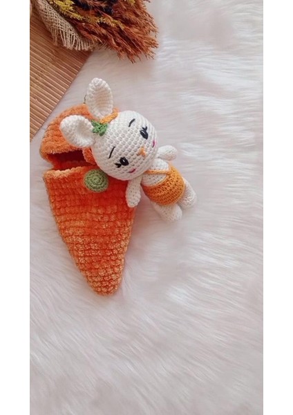 Amigurumi Kadife Havuçlu Tavşan Oyun Arkadaşı 1 Adet fiyatları