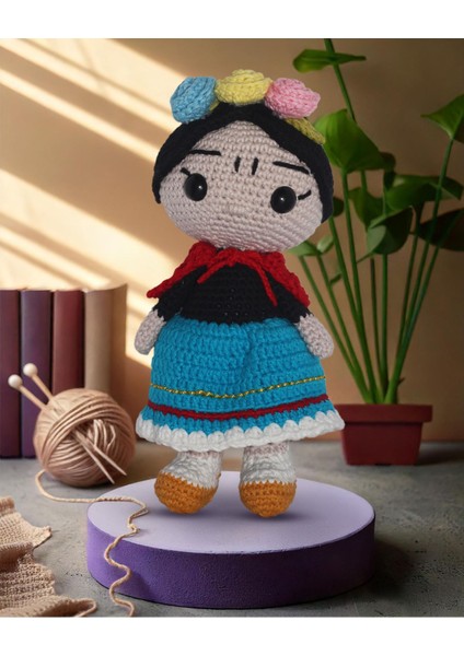 Elite Frida Kahlo Amigurumi Bebek 20 cm - El Yapımı Sanatsal Örgü Oyuncak 1 Adet