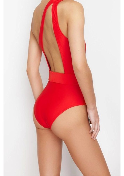Kadın Destekli Askılı Brief Yaka Kırmızı Kemerli Tek Omuz Premium Aksesuarlı Regular Mayo modelleri