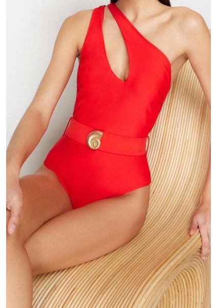Kadın Destekli Askılı Brief Yaka Kırmızı Kemerli Tek Omuz Premium Aksesuarlı Regular Mayo indirimleri
