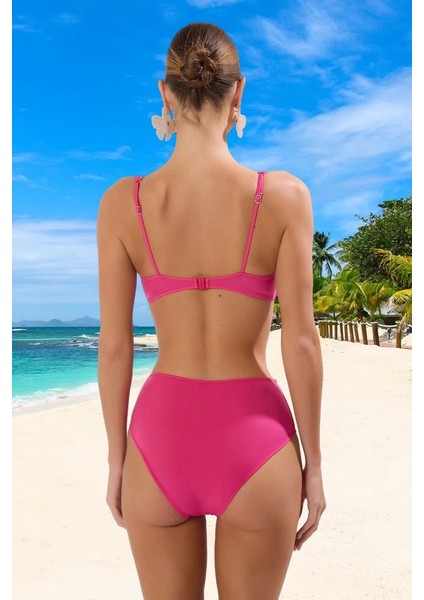 Modern Bikini Takımı Ergonomik Kesim Şık Detaylı Su Sporları Için Özel Tasarım Yüksek Konfor fiyatları