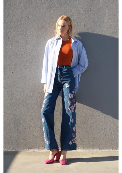Çiçek Nakışlı Denim Pantolon