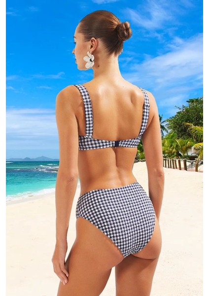 Modern Desenli Bikini Takımı Plaj ve Havuz Için Klora Dayanıklı Premium Kalite Yüksek Konfor fiyatları