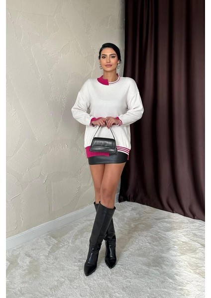 Fuşya Yaka ve Manşet Garnili Triko Kazak