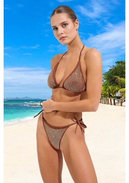 Modern Üçgen Bikini Takımı Yaz Koleksiyonu Hızlı Kuruyan Esnek Kumaş Özel Tasarım