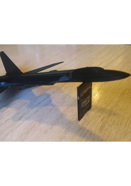 Su-47 Berkut'a (C-37) Benzer Bir Uçak Modeli (Nato Kodlamasına Göre) (Plastik Aparattır!!!)