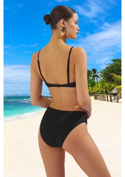 Modern Bikini Takımı Şık Detaylı Yüksek Konfor Hızlı Kuruyan Su Sporları Için Premium Kalite