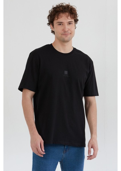 Slogan Kabartmalı Bisiklet Yaka Tişört