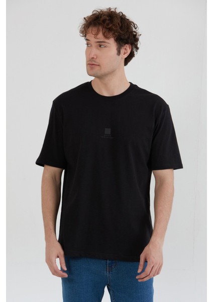 Slogan Kabartmalı Bisiklet Yaka Tişört fiyatları