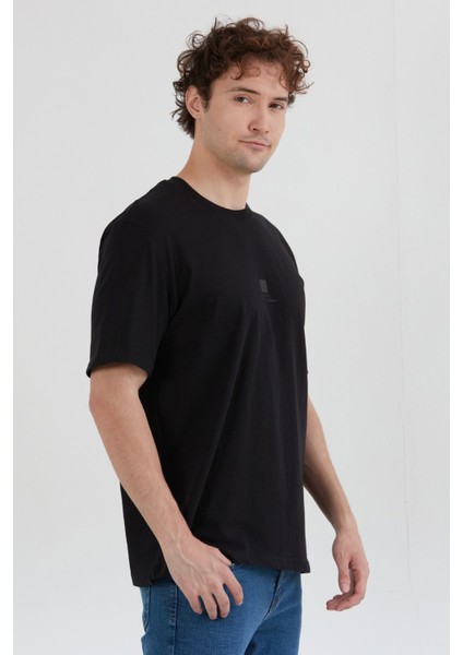 Slogan Kabartmalı Bisiklet Yaka Tişört modelleri