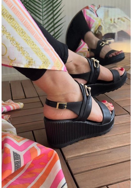 Gitay Siyah Cilt Dolgu Topuk Sandalet