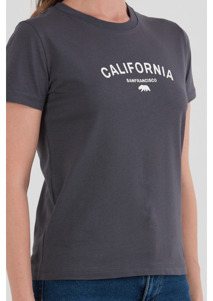 California Kabartma Baskılı Bisiklet Yaka Tişört indirimleri