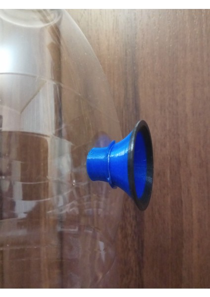 Işletim Sistemi Ve Bombus Arıları Için Bir Tuzak Ve Hatta Uçar (plastik Aparattır)
