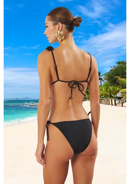 Modern Üçgen Bikini Takımı Yaz Koleksiyonu Şık Detaylı Premium Kalite Uv Korumalı