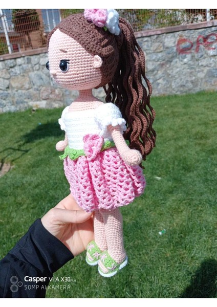 Elite 32 cm Kahverengi Saçlı El Örgüsü Amigurumi Kız Bebek - El Yapımı Özel Tasarım 1 Adet