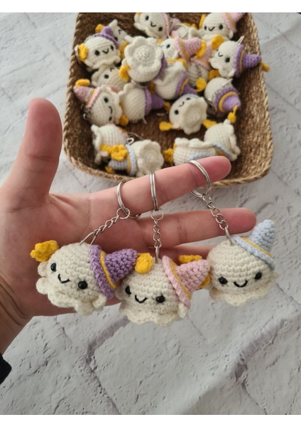 Amigurumi Örgü Cadı Şapkalı Hayalet Anahtarlık 1 Adet