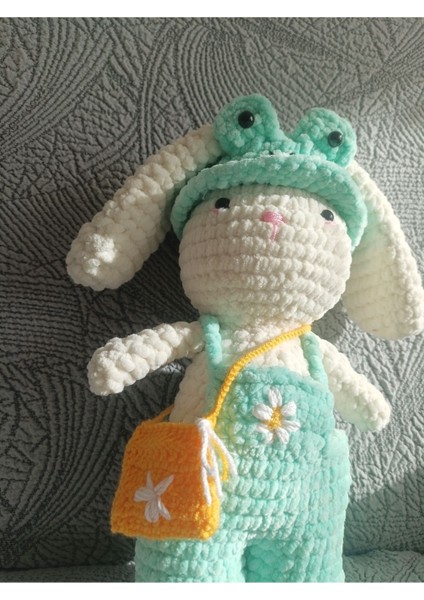 El Yapımı Amigurumi Kurbağa Şapkalı Tavşan Peluş Oyuncak 1 Adet
