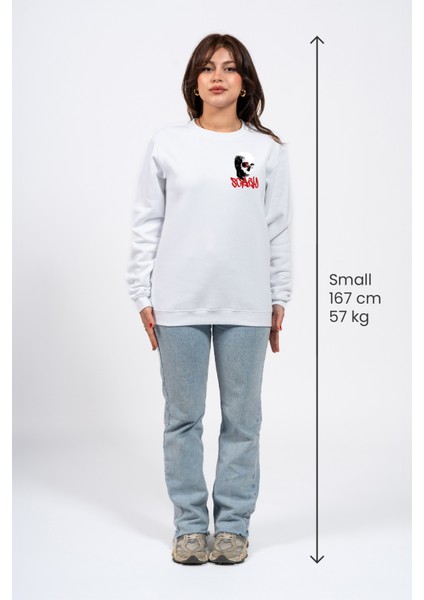 Regular Göğüste Baskılı Scary Sweatshirt fırsatları