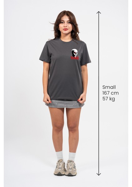 Regular Göğüste Scary Baskılı Tshirt modelleri