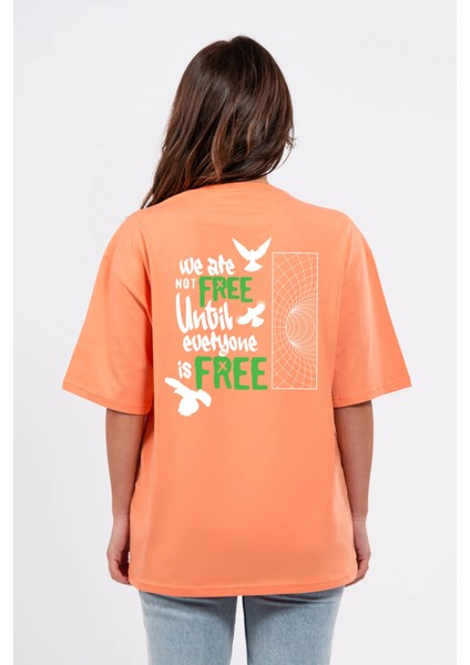 Oversize Sırtta Not Free Baskılı Tshirt fiyatları