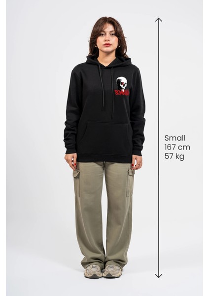 Regular Göğüste Baskılı Scary Hoodie fırsatları