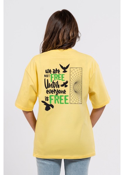 Oversize Sırtta Not Free Baskılı Tshirt fiyatları