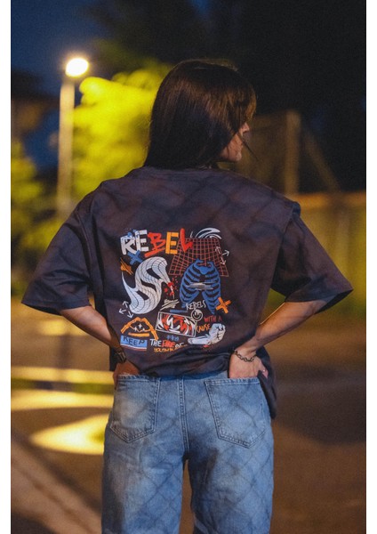 Oversize Rebel Baskılı Tshirt