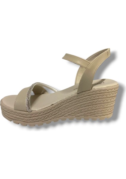 K303-25 Deri Taşlı Dolgu Topuk Kadın Sandalet modelleri