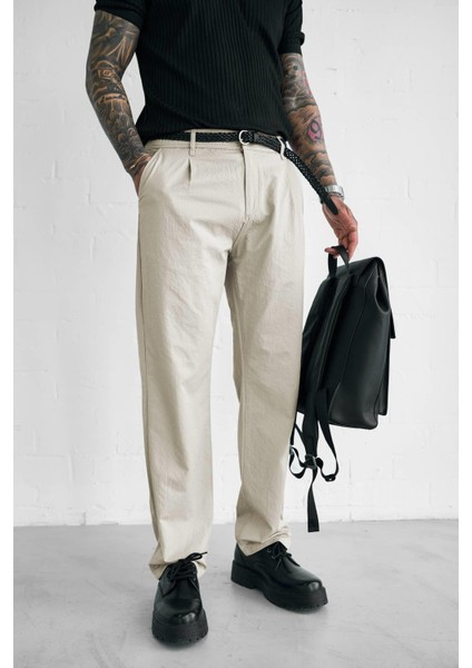 Erkek Dokulu Ince Kumaş Regular Fit Pantolon Bej fırsatları