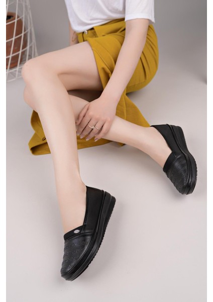 Nesil Shoes Ayzen 810 Siyah Anatomik Kadın Ayakkabı