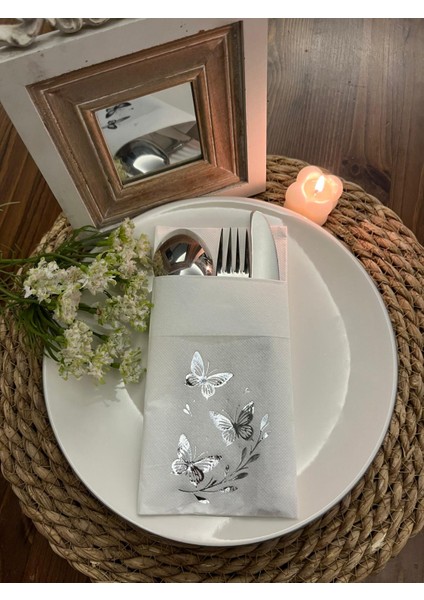 Gümüş Yaldızlı Beyaz Kelebek Yaprak Detaylı Cepli Kanguru Peçete 12 Adet