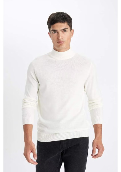 Slim Fit Yarım Balıkçı Yaka Basic Örme Kazak Ecru