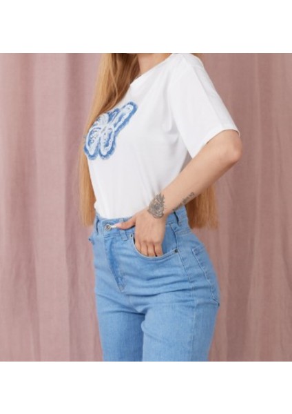 Beyaz Kelebek Baskılı Inci Detaylı Kısa Kollu T-Shirt modelleri