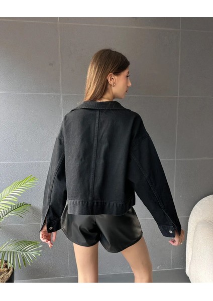Çift Cepli Belinde Düğme Detaylı Kot Ceket