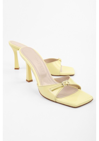 Kadın Vionne Sarı Rugan Kemerli Topuklu Terlik