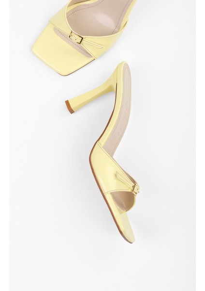 Kadın Vionne Sarı Rugan Kemerli Topuklu Terlik modelleri