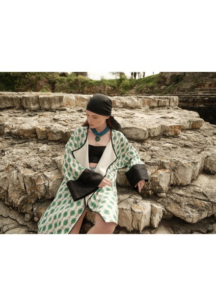Zemo Siyah Kol Detaylı Etnik Kimono
