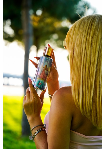 Flowery Çiçeksi Vücut Spreyi & Parfümü Unisex 250 ml modelleri