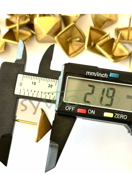 25 Adet 20 mm Piramit Sarı Kabara Raptiye Hobi Çivisi Koltuk Çanta Tasarım Aksesuar Süsü fırsatları
