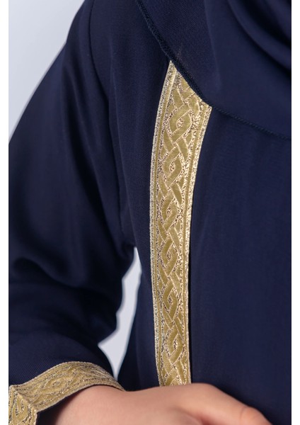 Medine Ipek Kumaş Eşarplı Ferace modelleri