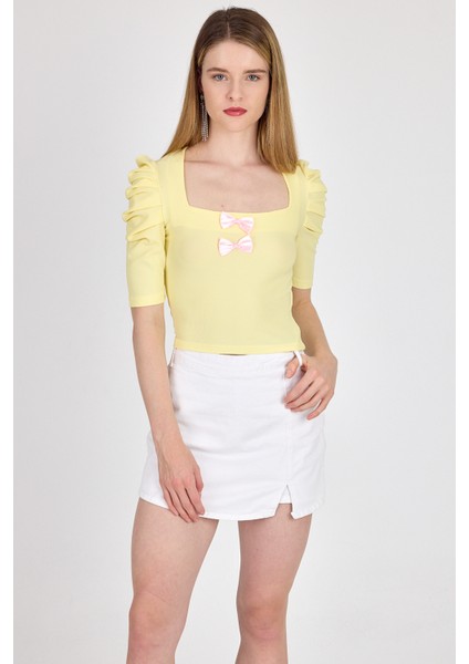 Sarı Kare Yaka Fiyonk Detaylı Crop Bluz 1349 fiyatları