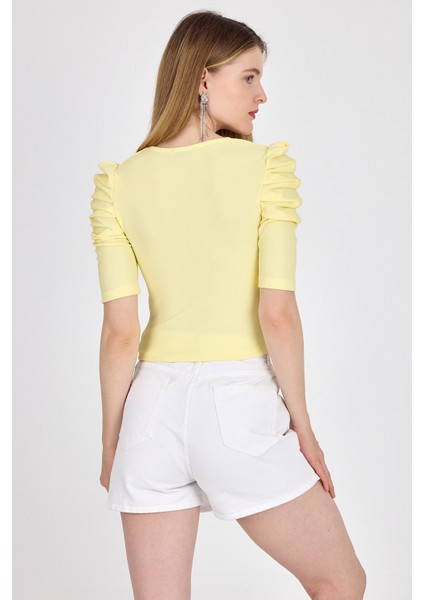 Sarı Kare Yaka Fiyonk Detaylı Crop Bluz 1349 indirimleri