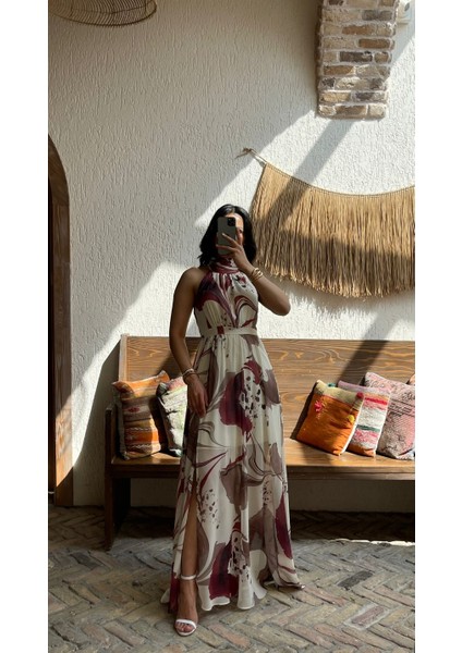 Krem Bordo Desenli Halter Yaka Şık Şifon Boydan Elbise