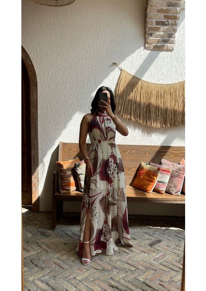 Krem Bordo Desenli Halter Yaka Şık Şifon Boydan Elbise