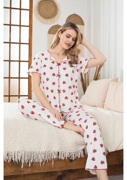 Kadın Strawberry Patterned Kısa Kol Pijama Takımı